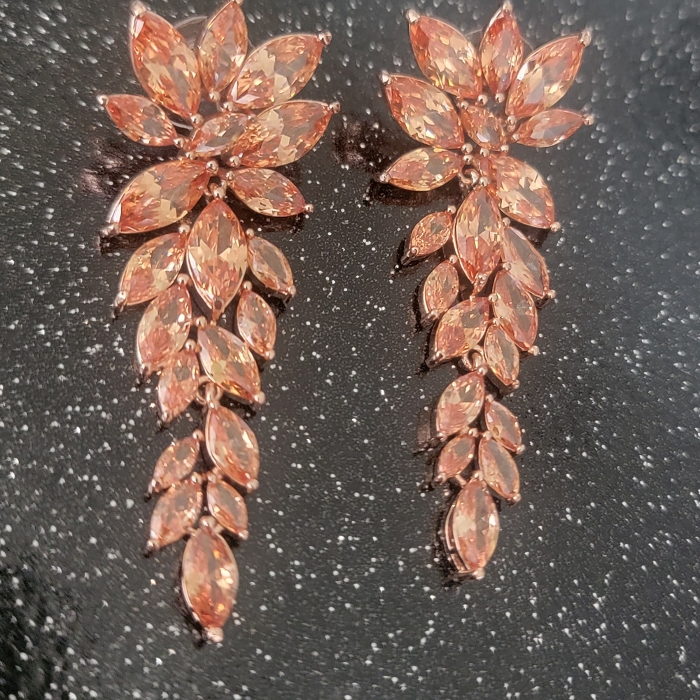 Elegant Rose Gold and Pink Crystal Drop Earrings. Gorgeous. New. 2" - Picture 3 of 7